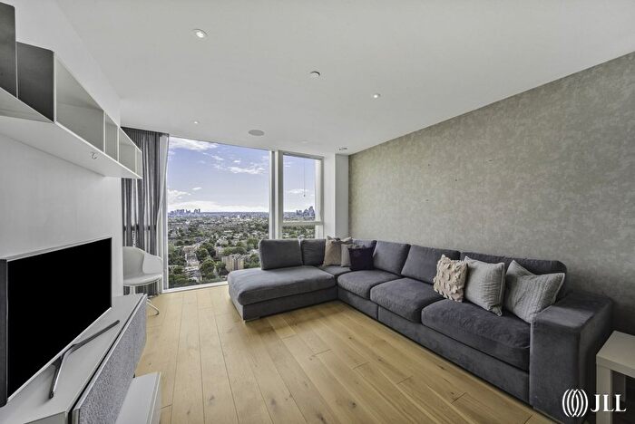 3 Bedroom Flat To Rent In Devan Grove, London, N4