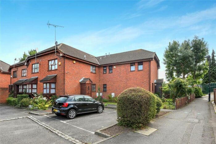 1 Bedroom Maisonette To Rent In Hamilton Way, Palmers Green, London, N13