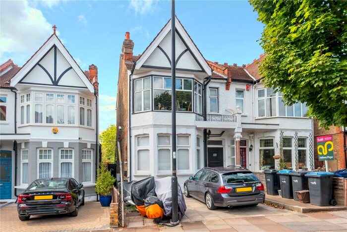 Studio To Rent In Fox Lane, Palmers Green, London, N13