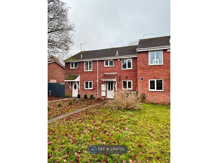 3 Bedroom Terraced House To Rent In Abbotswood Close, Redditch, B98