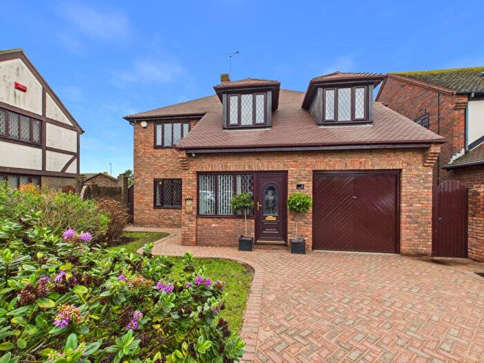 4 Bedroom Detached House For Sale In Fairfield Park, Broadstairs, CT10