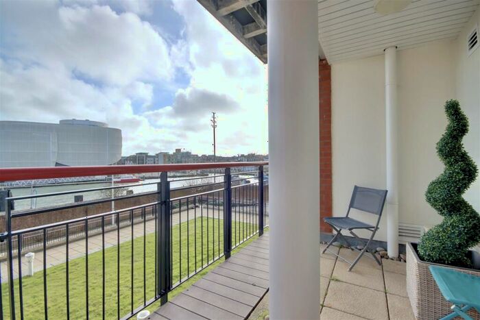 2 Bedroom Flat For Sale In Gunwharf Quays, Portsmouth, PO1