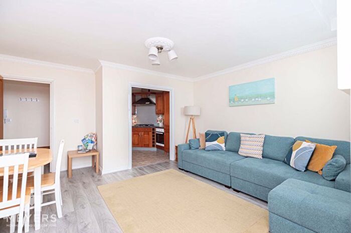 2 Bedroom Flat To Rent In Burlington Mansions, Owls Road, Bournemouth, BH5