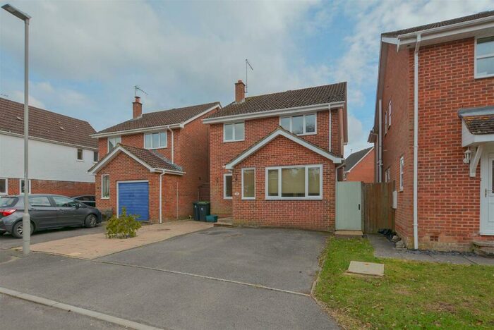 3 Bedroom Detached House To Rent In Hazelwood Drive, Verwood, BH31