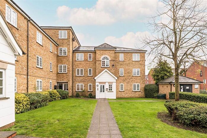 1 Bedroom Flat To Rent In Edith Cavell Way, Shooters Hill, SE18