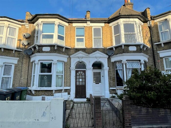 2 Bedroom Flat To Rent In Grove Road, London, E17