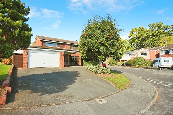 3 Bedroom Detached House For Sale In Croft Road, Warwick, Warwickshire, CV35
