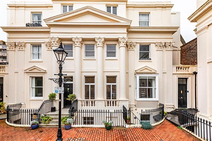 Studio To Rent In Lansdowne Square, Hove, BN3