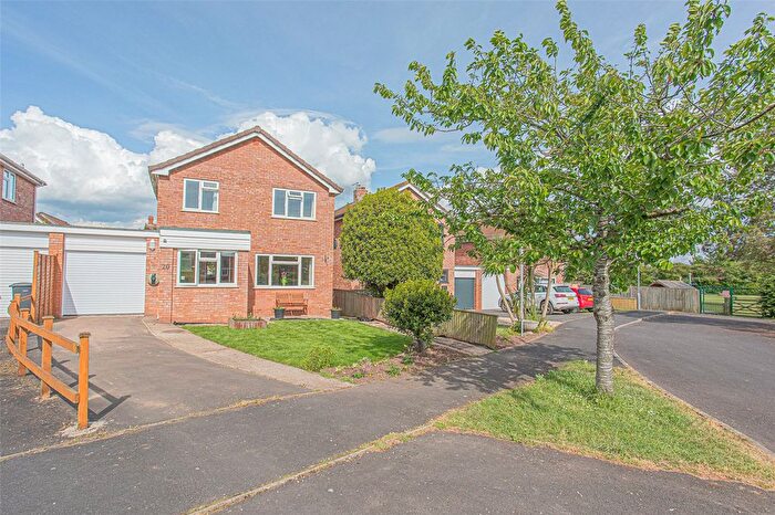 3 Bedroom Link Detached House For Sale In Huntham Close, Stoke St. Gregory, Taunton, Somerset, TA3