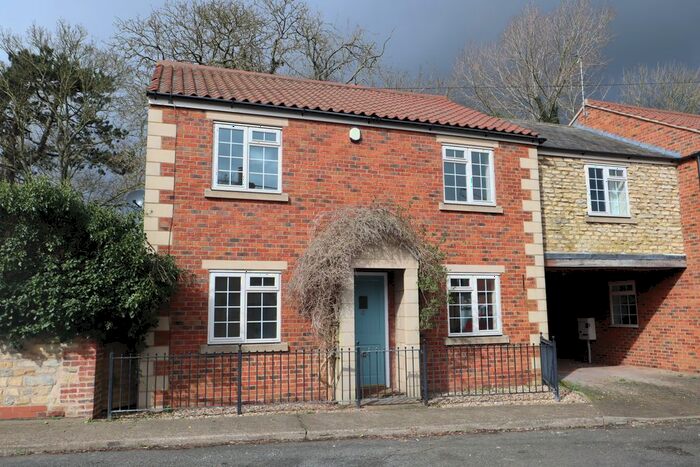 4 Bedroom Link Detached House For Sale In High Street, Leadenham, LN5