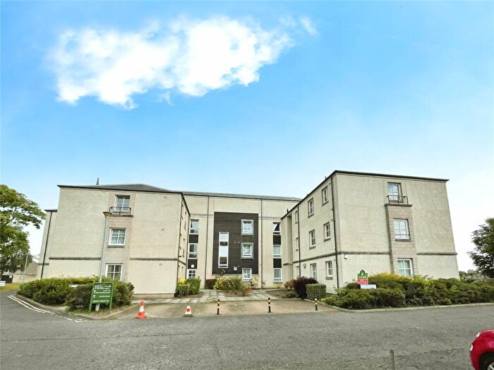 2 Bedroom Flat To Rent In St. Brycedale Court, St. Brycedale Road, Kirkcaldy, Fife, KY1