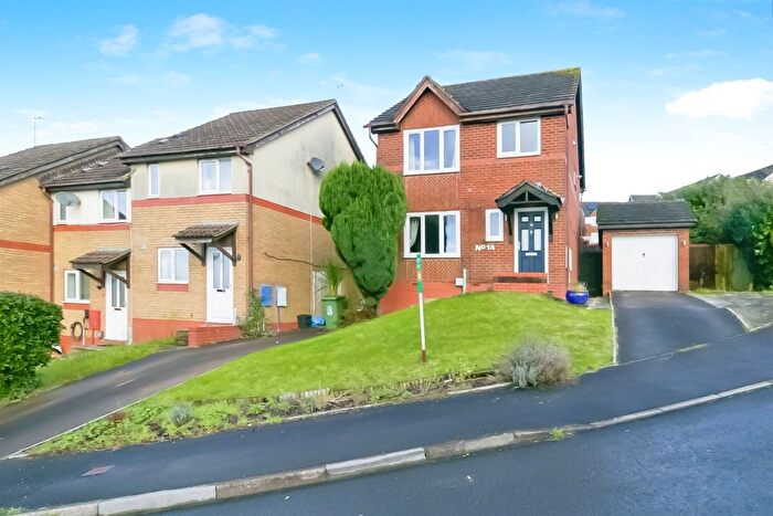 3 Bedroom Detached House For Sale In Llwyn Helig, Kenfig Hill, Bridgend, CF33