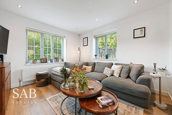 4 Bedroom End Of Terrace House To Rent In St. Ursula Road, Southall, UB1