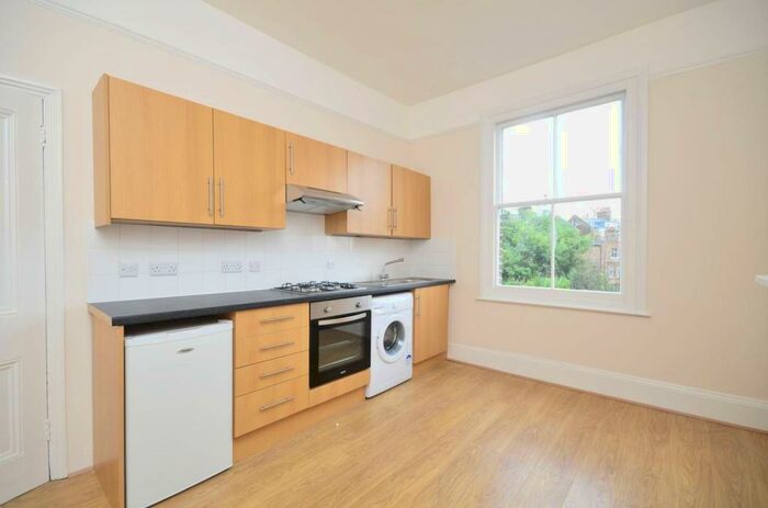 Studio To Rent In Mount View Road, London, N4