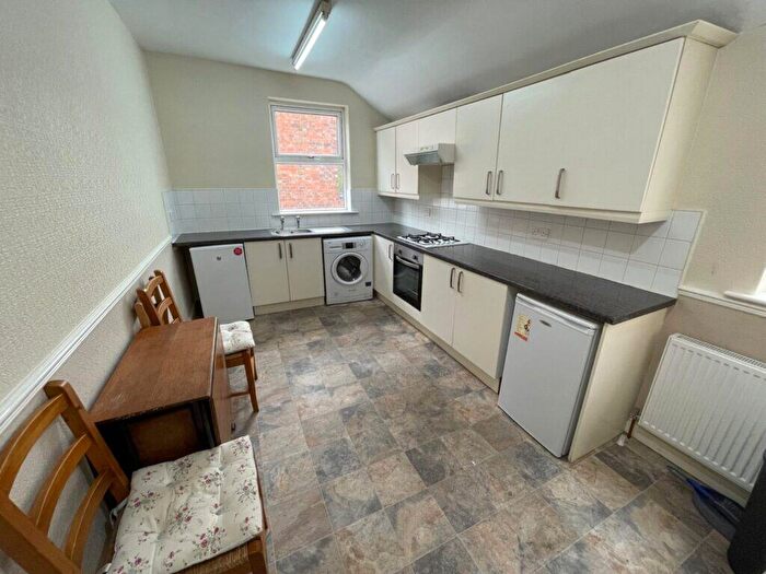 3 Bedroom Apartment To Rent In Hinckley Road, Leicester, LE3