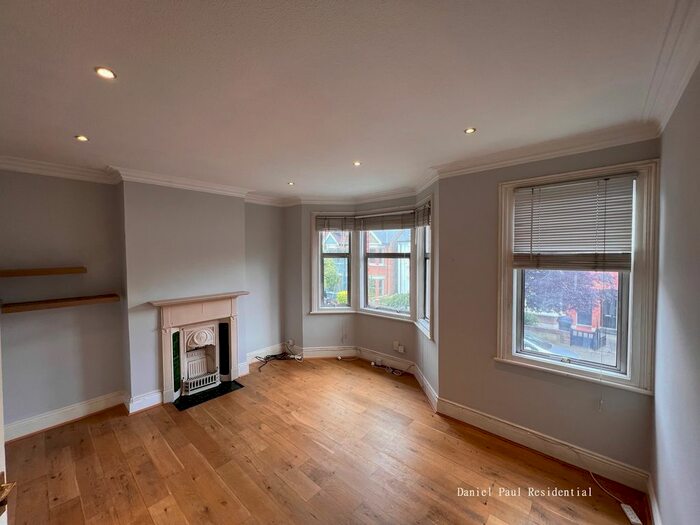1 Bedroom Flat To Rent In Devonshire Road, Ealing, W5