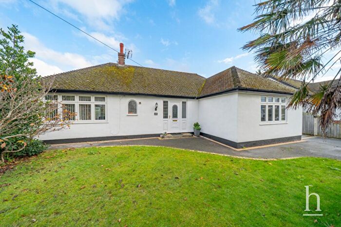 3 Bedroom Detached Bungalow For Sale In Redstone Close, Wirral, CH47