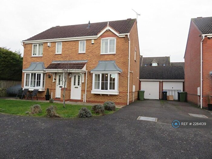 3 Bedroom Semi-Detached House To Rent In Gale Close, Lutterworth, LE17