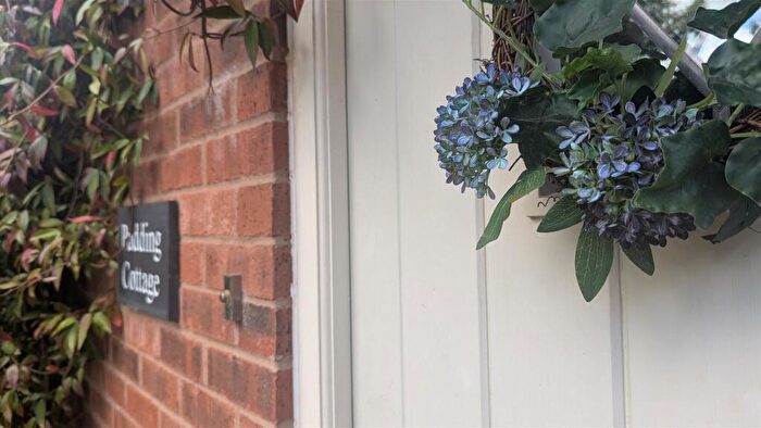 2 Bedroom Cottage For Sale In Barton Road, Carlton, CV13