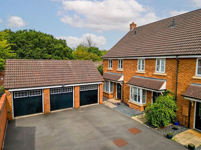 3 Bedroom End Terrace House For Sale In Red Kite View, Calvert, Buckingham, MK18