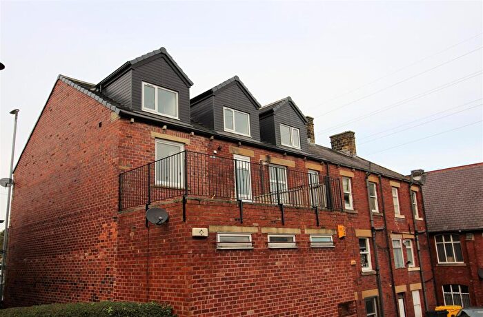 3 Bedroom Apartment To Rent In A Wakefield Road, Scissett, Huddersfield, HD8