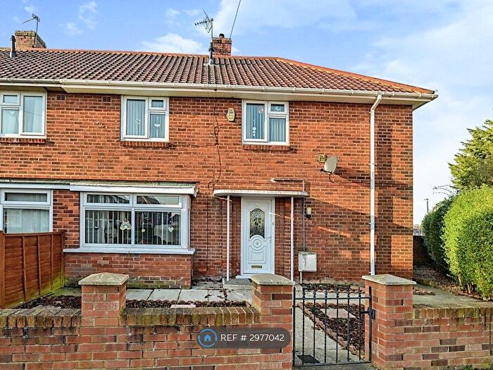 3 Bedroom Semi Detached House To Rent In Sandford Close, Middlesbrough, TS4