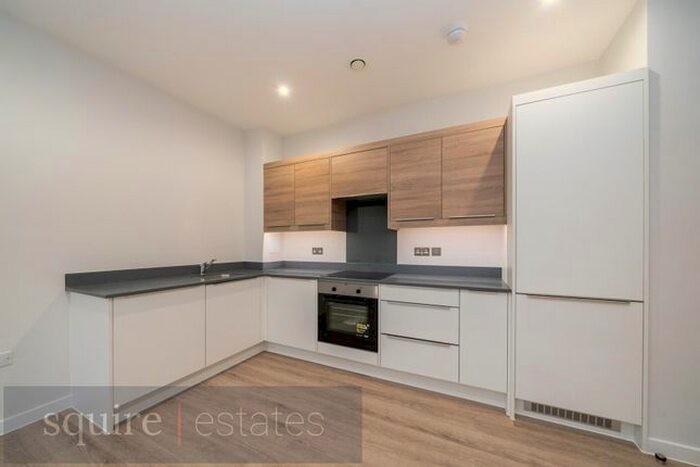 2 Bedroom Flat To Rent In Selden Hill, Hemel Hempstead, HP2