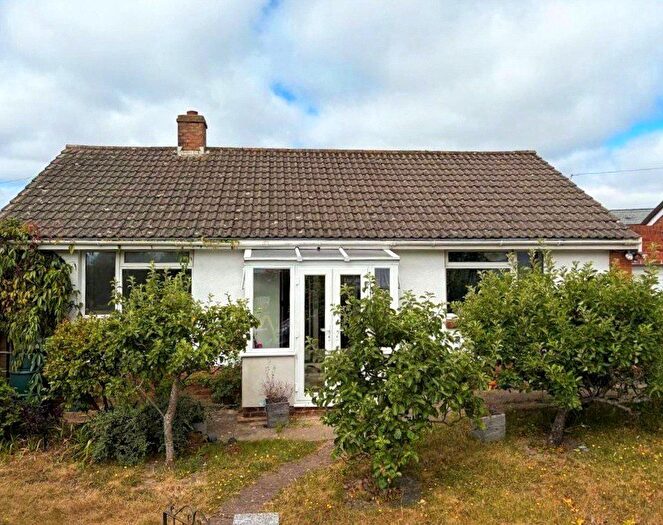 2 Bedroom Bungalow For Sale In Shackleton Close, Exmouth, Devon, EX8