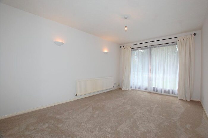 1 Bedroom Flat To Rent In Haven Court, Bromley Road, Beckenham, BR3