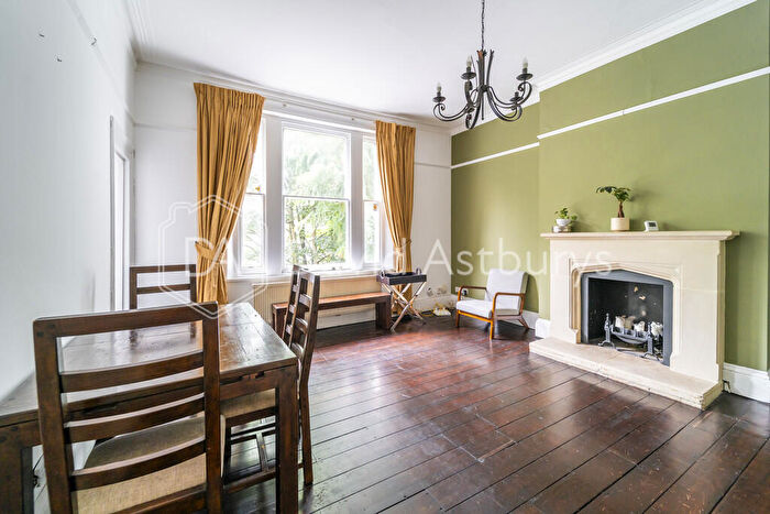 2 Bedroom Apartment To Rent In Abbey Road, West Hampstead, London, NW6