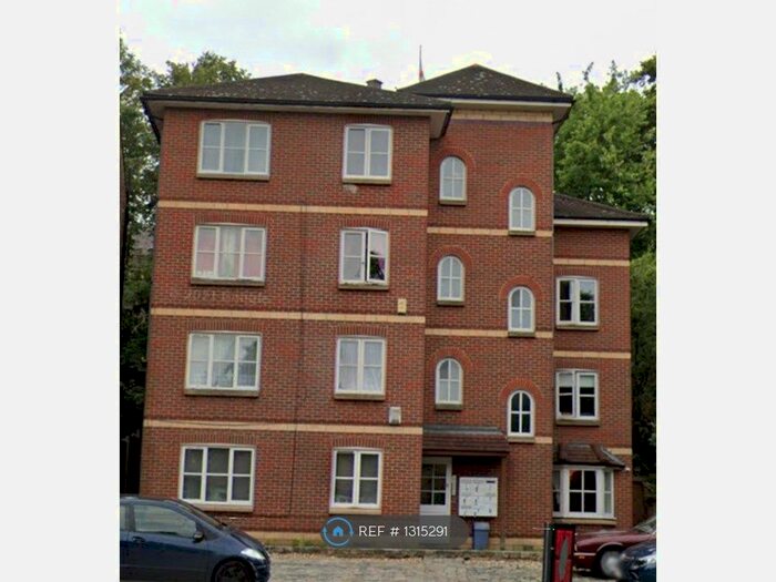 3 Bedroom Flat To Rent In Kirkdale, London SE26