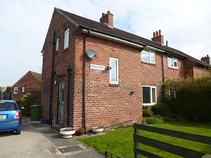 2 Bedroom Property To Rent In Coule Royd, Huddersfield, HD5