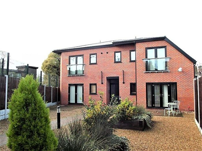 2 Bedroom Apartment To Rent In Gordon Heights, Stratford, E15