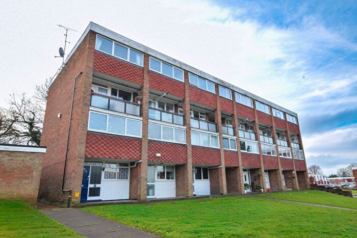 2 Bedroom Flat To Rent In Edgewood Drive, Orpington, BR6