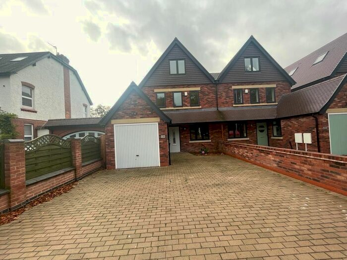 5 Bedroom Semi-Detached House To Rent In Grange Road, Erdington, Birmingham, B24