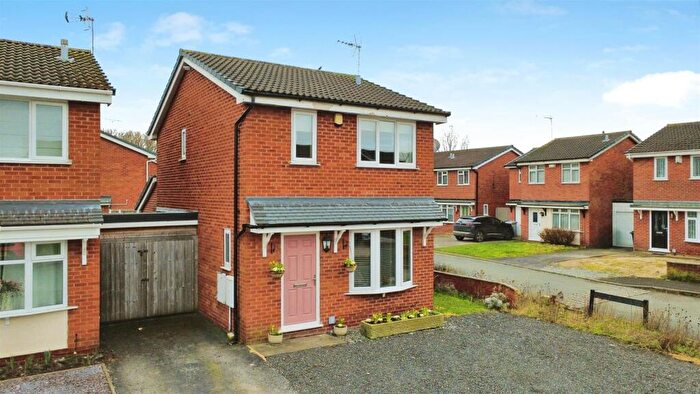 3 Bedroom Link Detached House For Sale In Sheringham Drive, Crewe, CW1