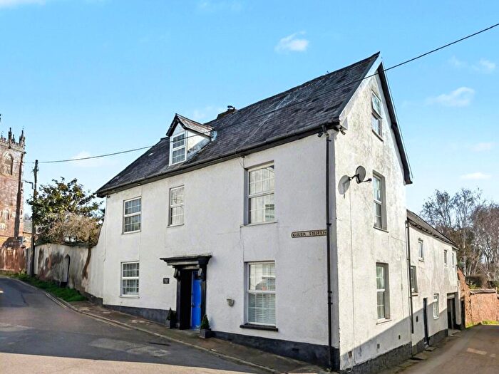 7 Bedroom Detached House For Sale In Queen Square, Cullompton, Devon, EX15