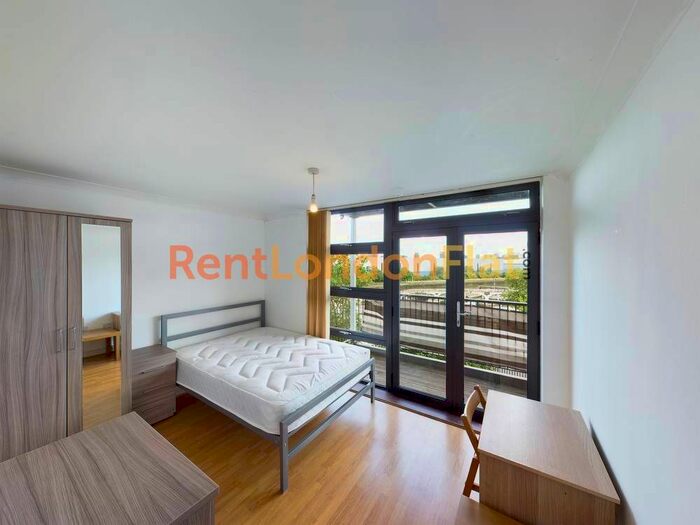 4 Bedroom Flat To Rent In Maltings Close, Bromley-By-Bow, London &#; Bed Flat, E3