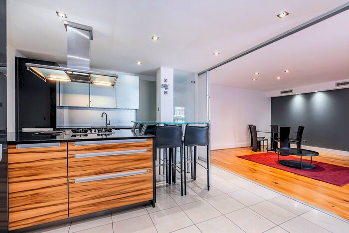 2 Bedroom Flat To Rent In Beckford Close, Warwick Road, London, W14