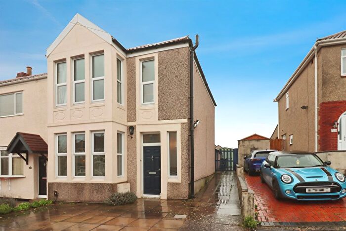 3 Bedroom End Terrace House For Sale In School Road, Kingswood, Bristol, BS15