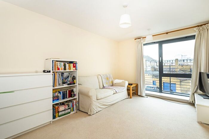 2 Bedroom Flat To Rent In Uxbridge Road, London, W13