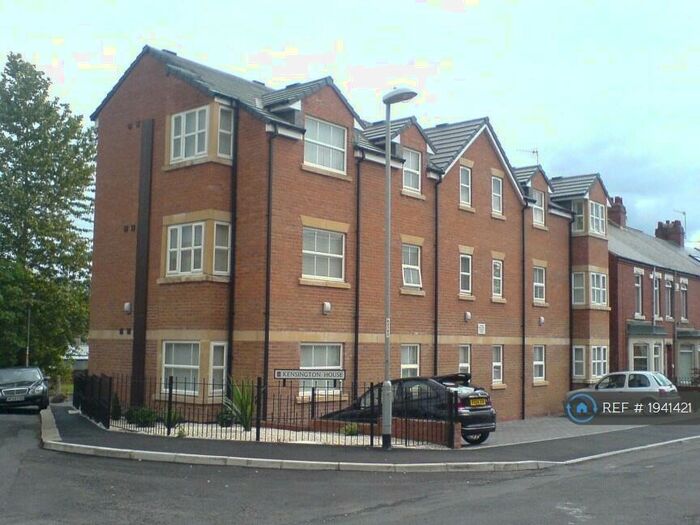 2 Bedroom Flat To Rent In Ravensworth Terrace, Gateshead, NE11