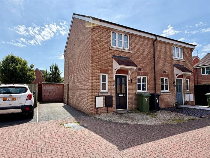2 Bedroom House For Sale In Hopbine Grove, Hereford, HR2