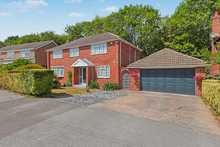 Detached House For Sale In Chartwell Avenue, Wingerworth, Chesterfield, S42
