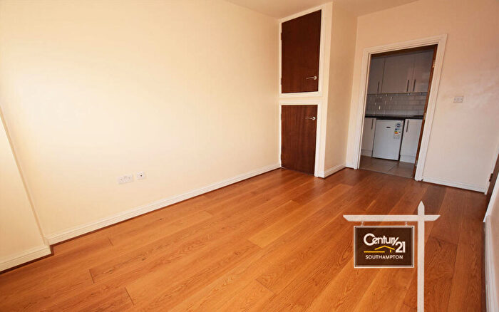 1 Bedroom Flat To Rent In |Ref: |, Hanover Court, Southampton, SO14