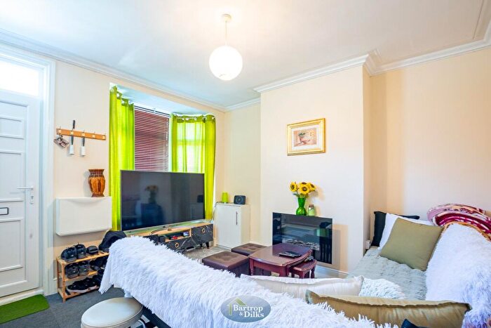 2 Bedroom Semi-Detached House For Sale In King Street, Worksop, S80