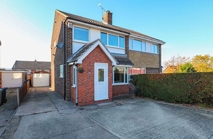 3 Bedroom Semi-Detached House For Sale In Birch Close, Killamarsh, S21