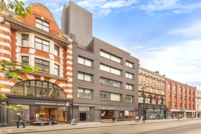 3 Bedroom Flat To Rent In Rathbone Place, Fitzrovia, London, W1T