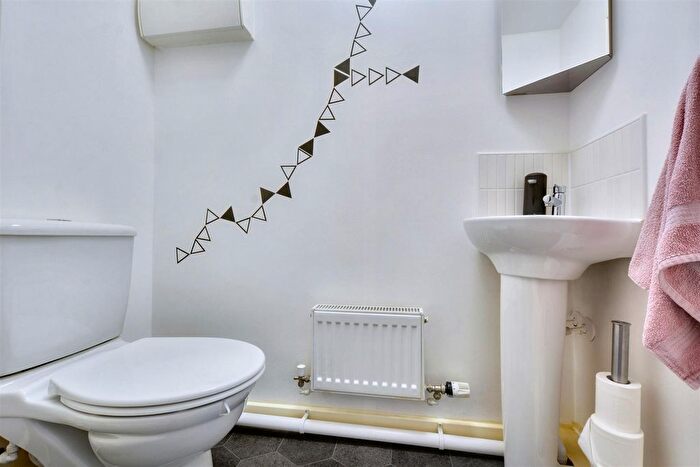 3 Bedroom End Of Terrace House For Sale In Hawthorne Avenue, Long Eaton, Nottingham, NG10