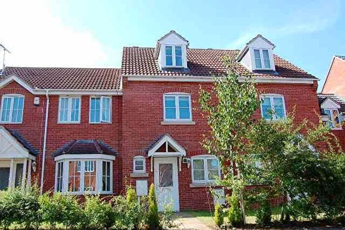 3 Bedroom Town House To Rent In Stirling Drive, Thorpe Oaks, Coddington, NG24